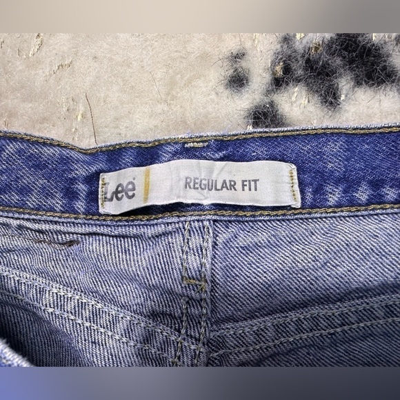 Lee Men’s Medium Wash Straight Leg Regular Fit Denim Jeans Size 33x32 - Picture 2 of 8